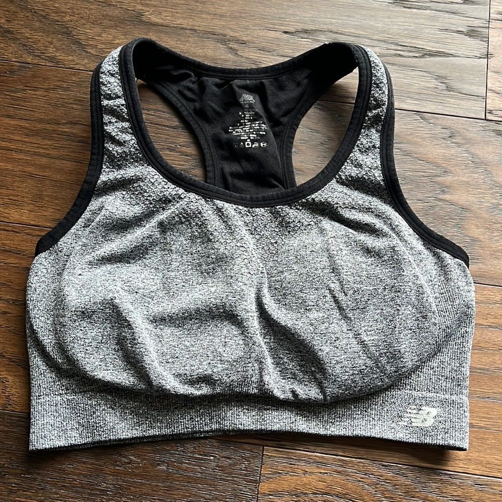 Women’s new balance, gray & black sports bra, size medium